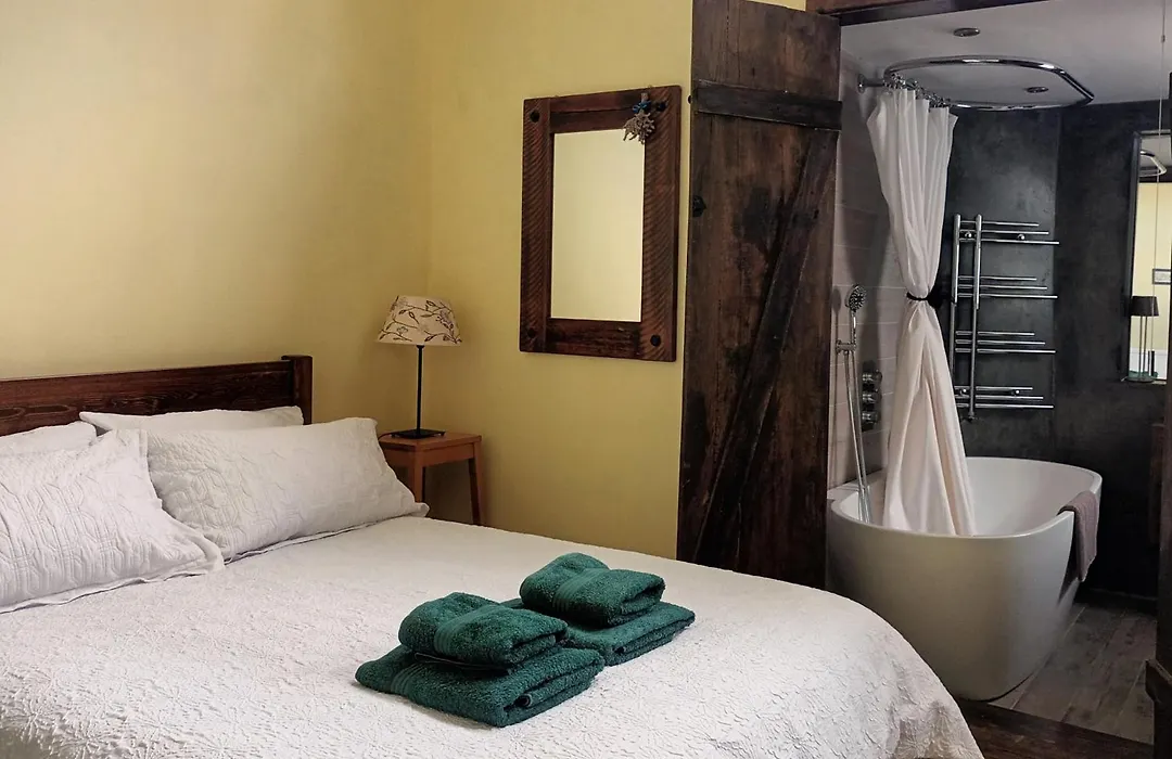 Room With Luxury Private Bathroom And Independent Entrance Near Tube-1