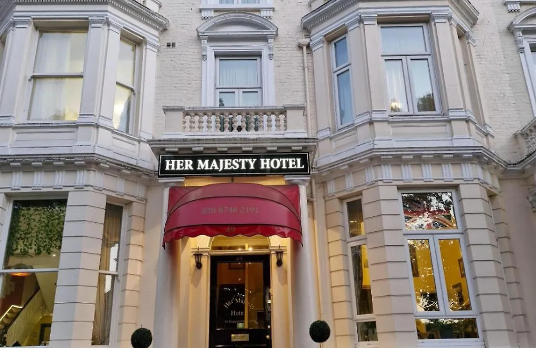 Her Majesty Hotel-1