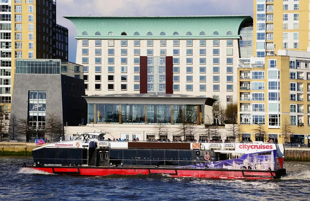 Canary Riverside Plaza Hotel-1