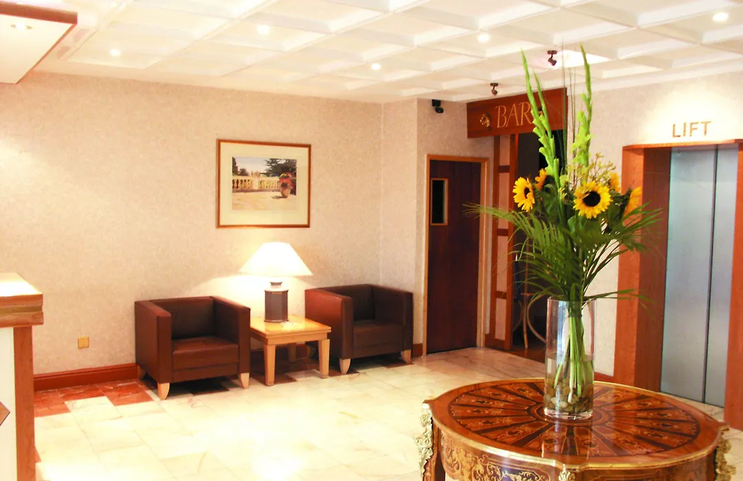 Norfolk Plaza Hotel-1