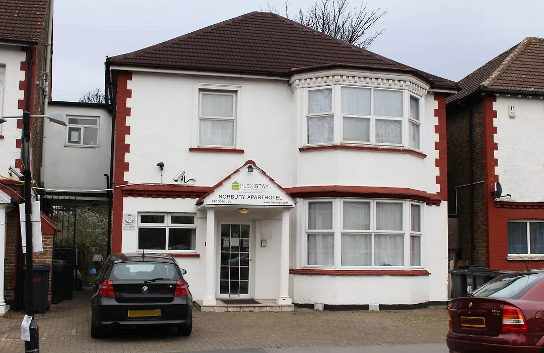 Flexistay Norbury Aparthotel-1