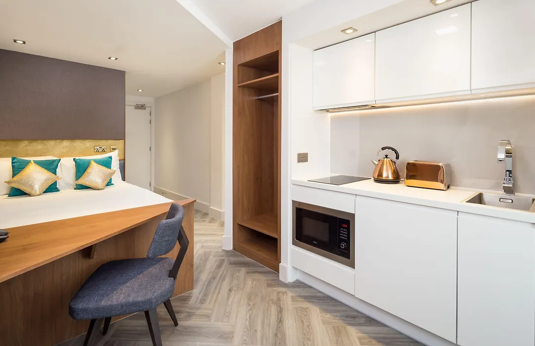 Roomzzz London Stratford-1