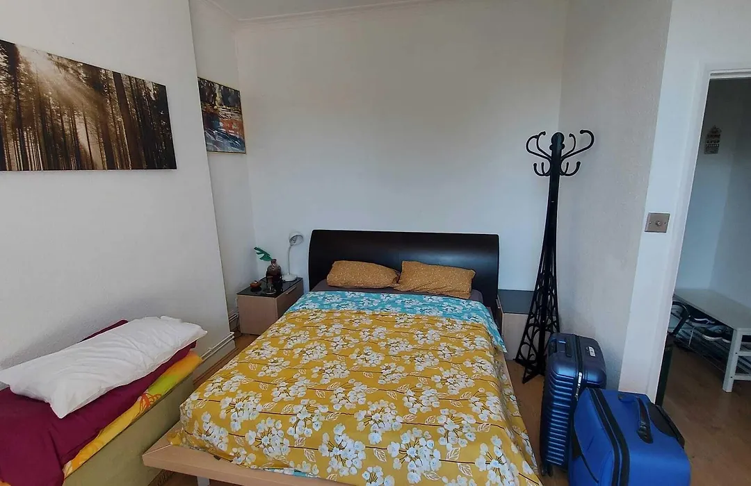 Extra Large One Bedroom Flat With Parking-1