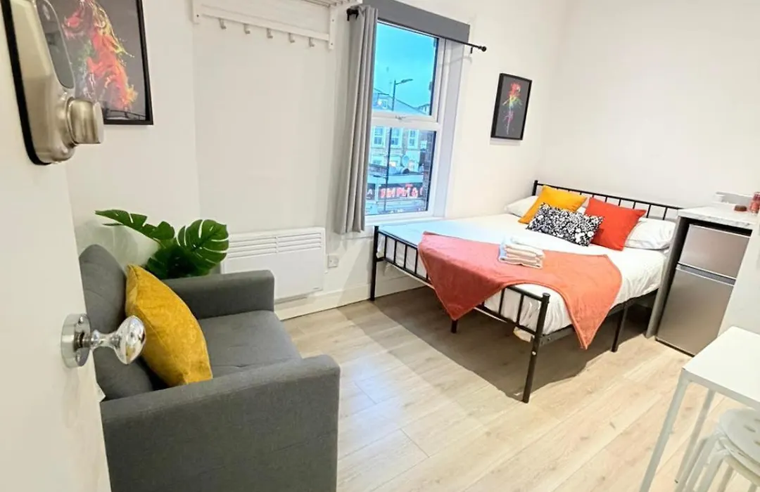 10 Minutes To Camdem Town Suites-1