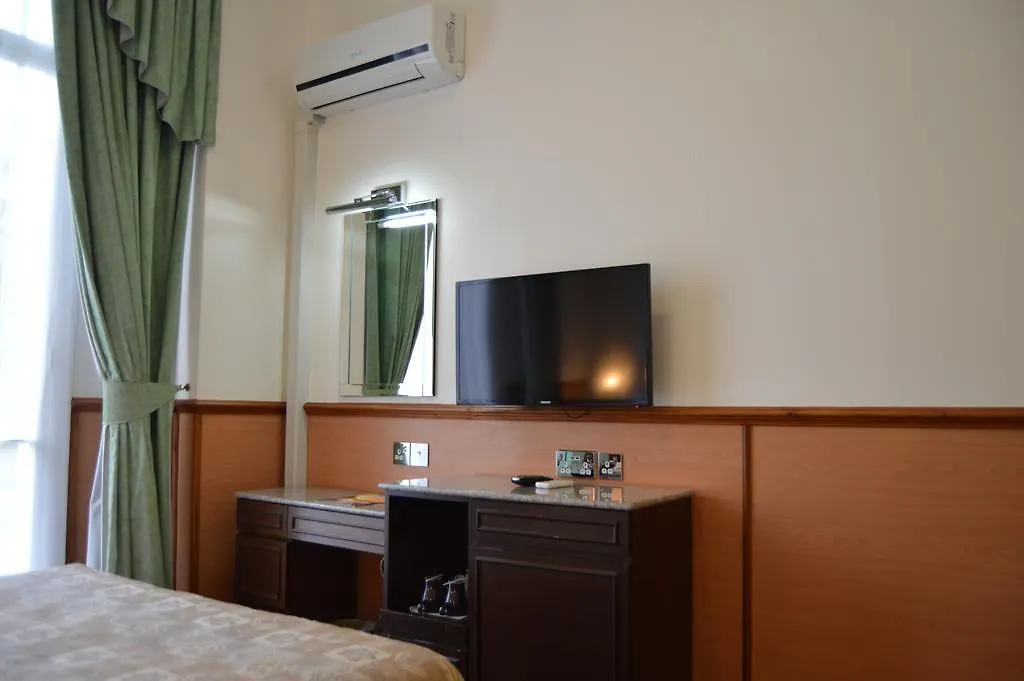 Holiday Villa Hotel-1