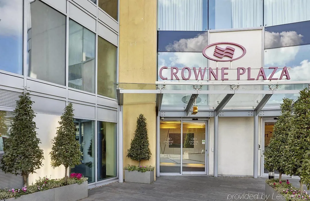 Crowne Plaza London Battersea-1
