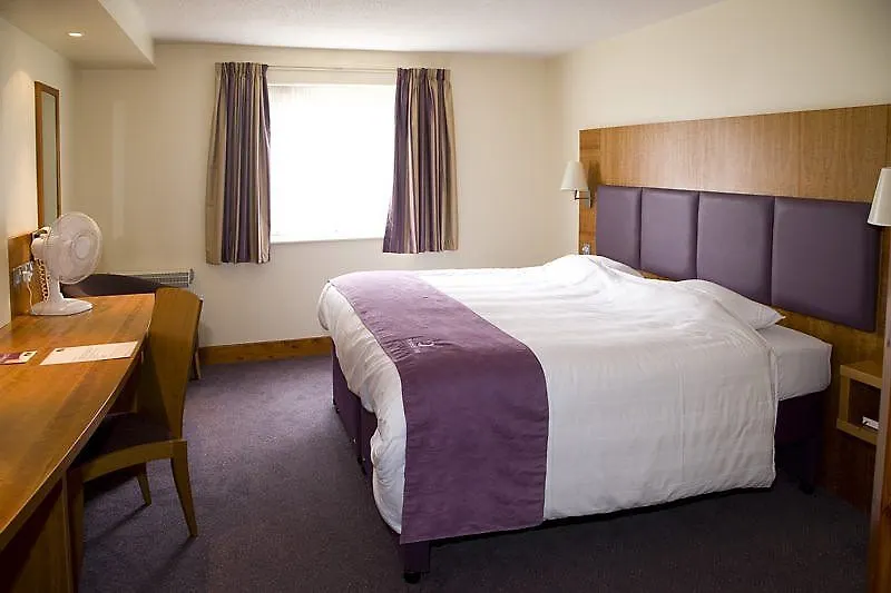 Hotel Premier Inn Watfor Central-1