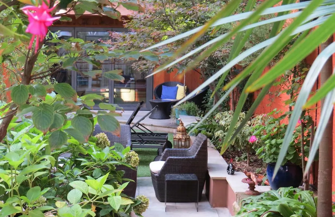 Romantic Bungalow In Notting Hill-1
