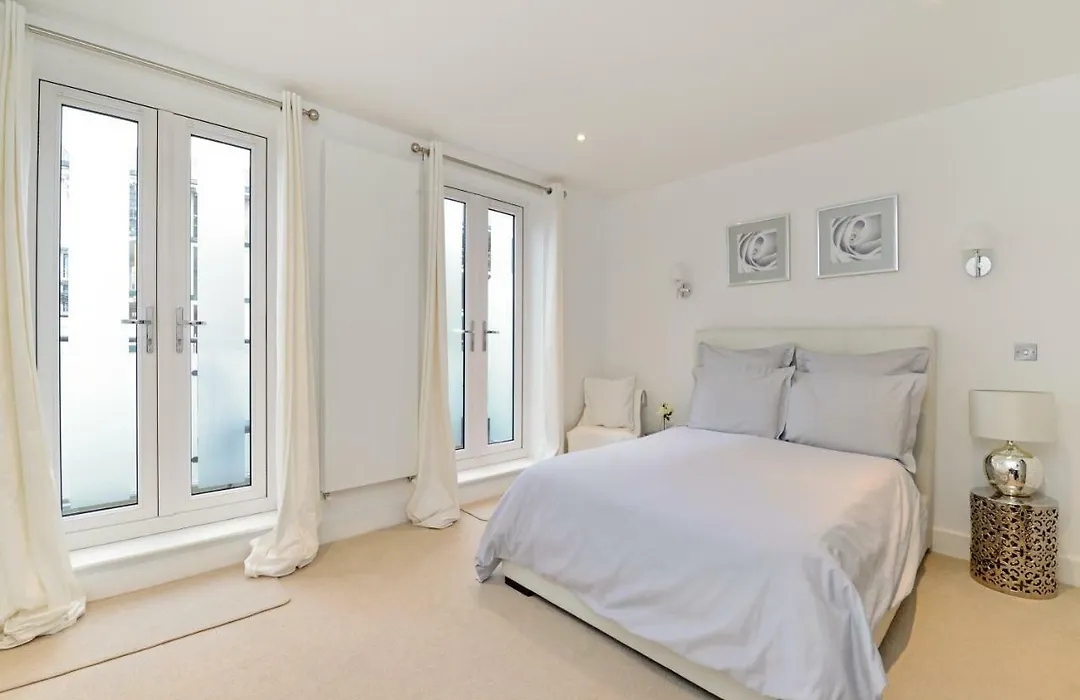 Tower Bridge Lux-Townhouse-1