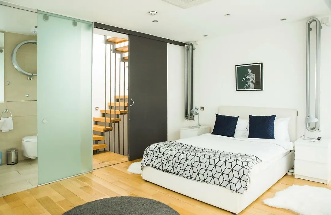 The Holborn Lights - Modern 3Bdr Home With Rooftop Terrace & Garage-1
