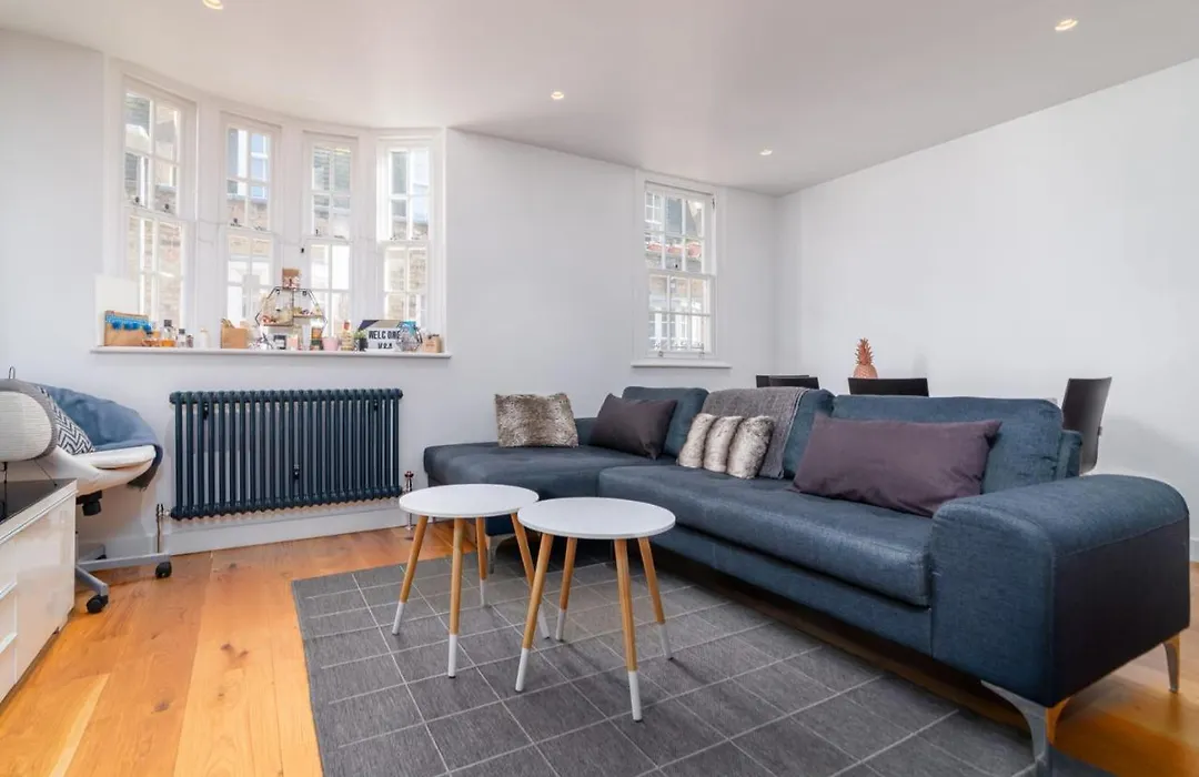 Guestready - Mews House - Spacious 2Br In West Kensington-1