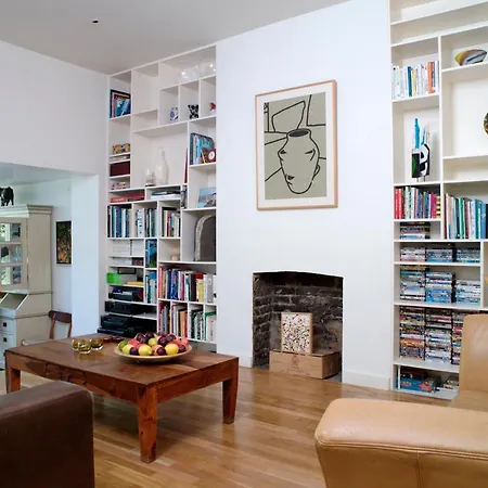 Stunning 5 Bed House With Private Garden-3