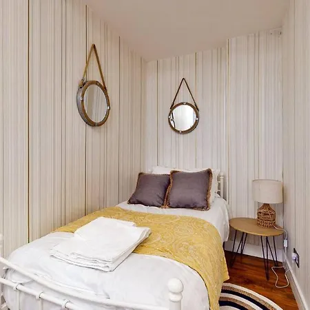 Fantastic 2 Bedroom Flat Near To Notting Hill-3