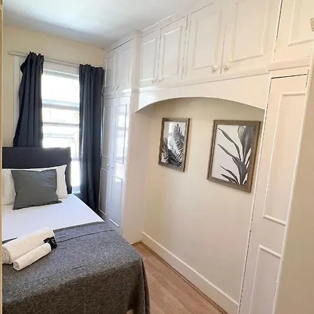 Amazing New House In London-3