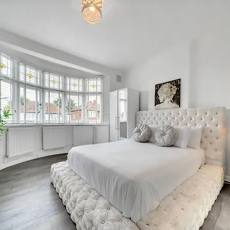Large Modern 3 Bedroom House West Norwood Crystal Palace Gipsy Hill London-3