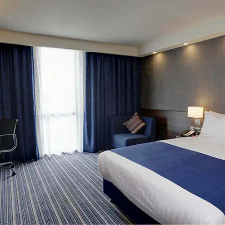 Holiday Inn Express London - Excel By Ihg-3