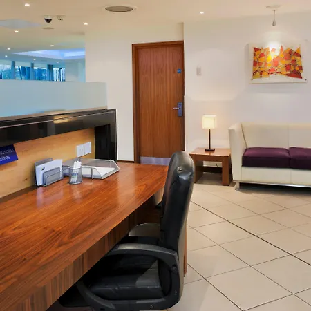 Holiday Inn Express London-Swiss Cottage-3