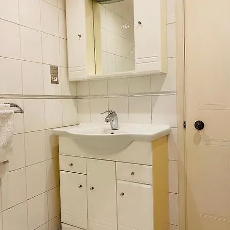 Cheerful King Size Bedroom For Single Use-2