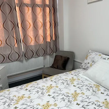 Entire Ensuite Room With Double Bed & Attached Large Balcony - Sky Garden-2