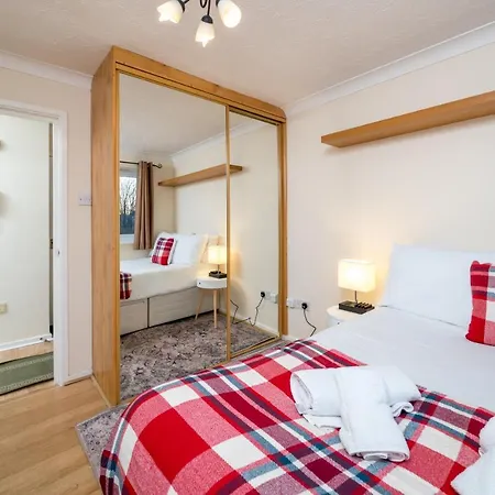 Stunning 1 Bed Apt With Views Of The Shard & London Eye-3
