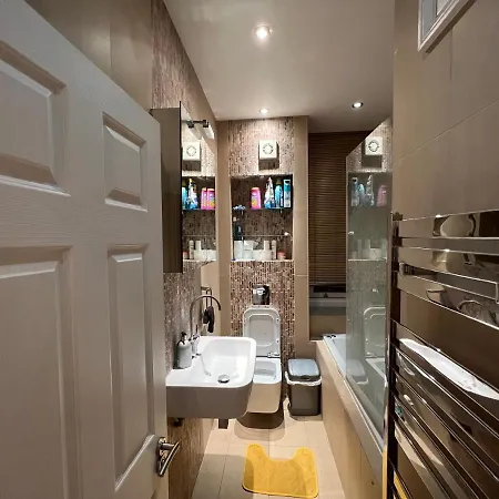 Cosy & Modern Double Bedroom In Central London-2