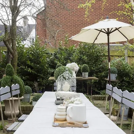 Luxury London Eight Bedroom Detached House In Streatham South West London-2