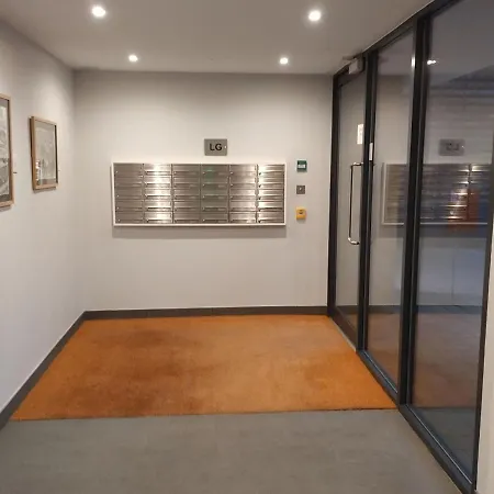 Guest Room Double With Shower Bathroom In The Hallway In A Home, With Shared Garden And Private Balcony With Two Deck Chairs Room Only Basis-2