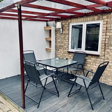 3Bed House Free Parking Canary Wharf-2