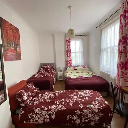 Rooms Near Tottenham Hotspur Stadium-3