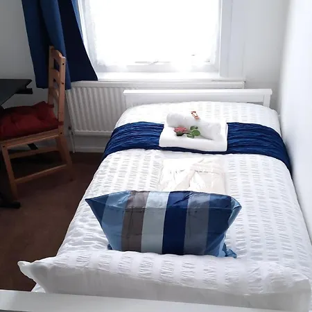 Hackney Downtown Guest House-2