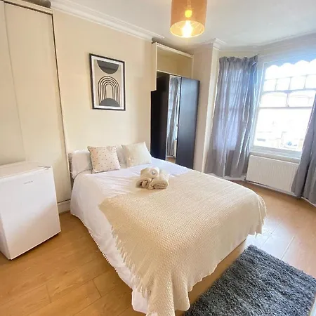 Seven Sister'S Rooms-3