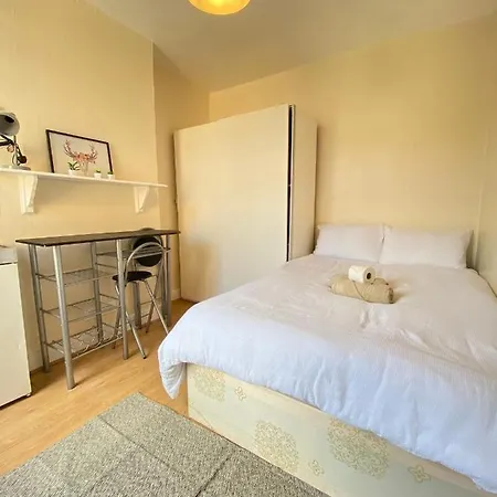 Seven Sister'S Rooms-2