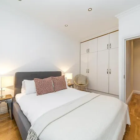 Rebel 2 Bedroom Flat Kensington-2