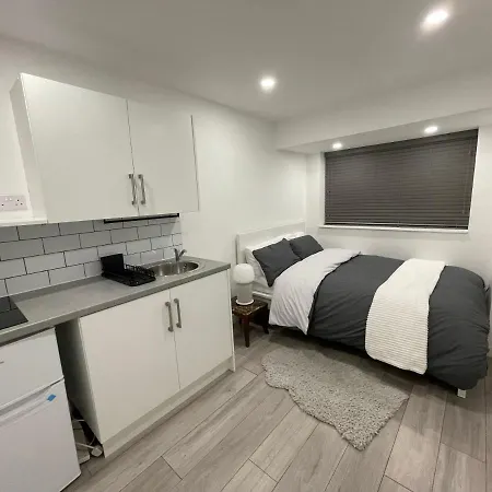 Guest Room-Studio, Woolwich-3
