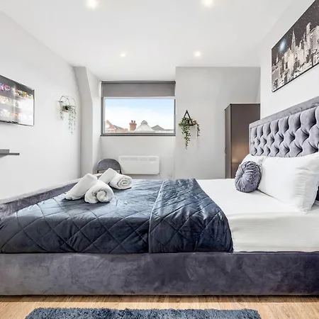 Sydenham Stays By Hayes Residency-3