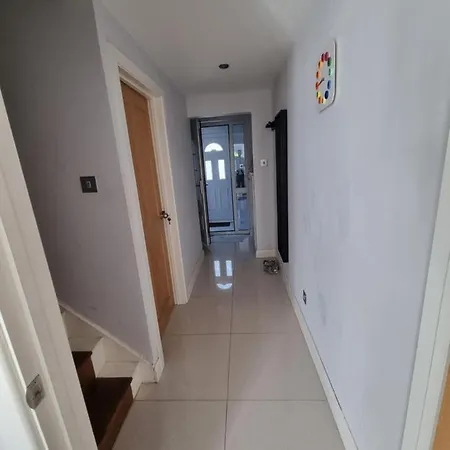 Single Room With En-Suite Shower Room In Zone 1 London-3