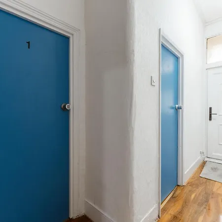 Great Rooms In Plaistow-2