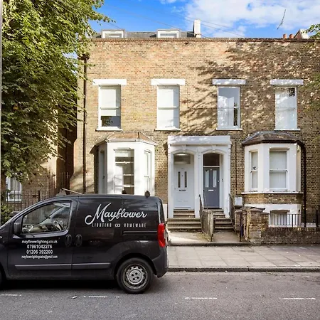 Luxury Hackney Suites-2