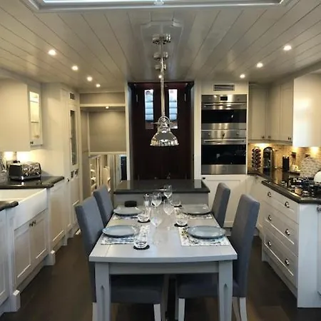 Luxury Boats And Moorings Waterworks River-3