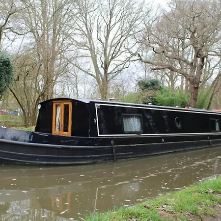 Luxury Boats And Moorings Ealing Road-3