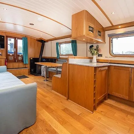 Luxury Boats And Moorings Regents Park-3