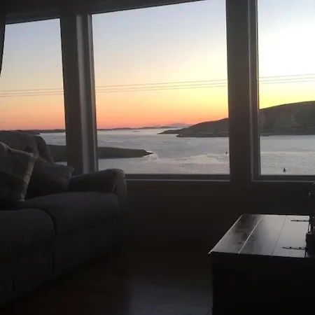 Bungalow With Spectacular Views-3