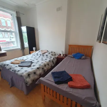 63B Willesden Lane Two Bed Apartment-3