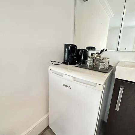 Spacious Comfortable Ensuite Rooms In 18Th Century Townhouse-2