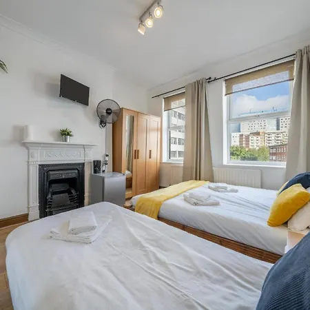 The Buross - Aldgate-3