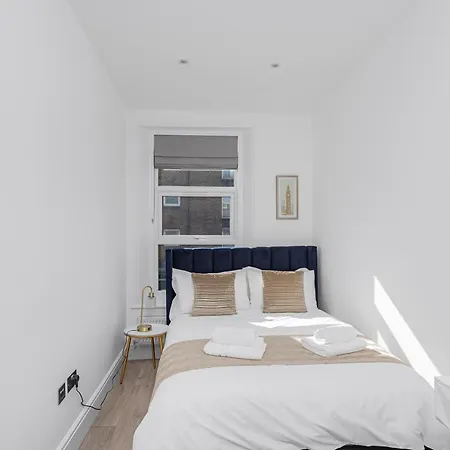 Modern 3 And 2 Bedroom Apartment In Maida Vale-3