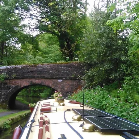 Cosy Canal Boat In Little Venice For Family & Friends-3