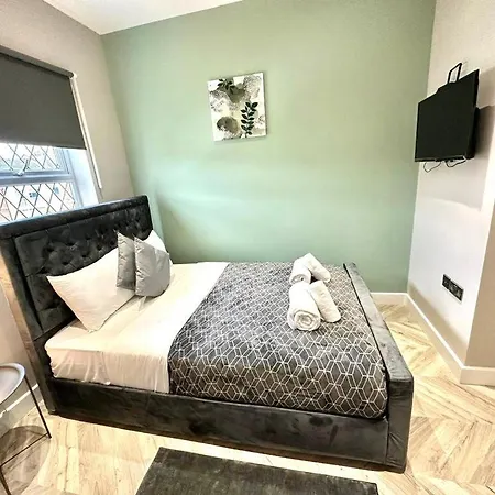Lewisham Suites - Se6-3