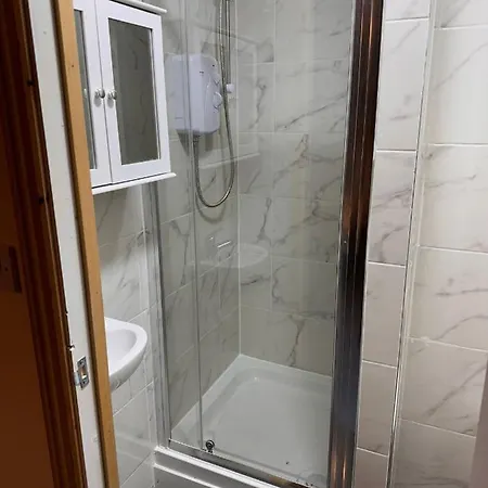 Tottenham Lane Guest House-2