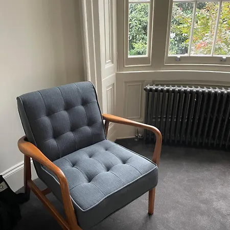Kennington B & B-2